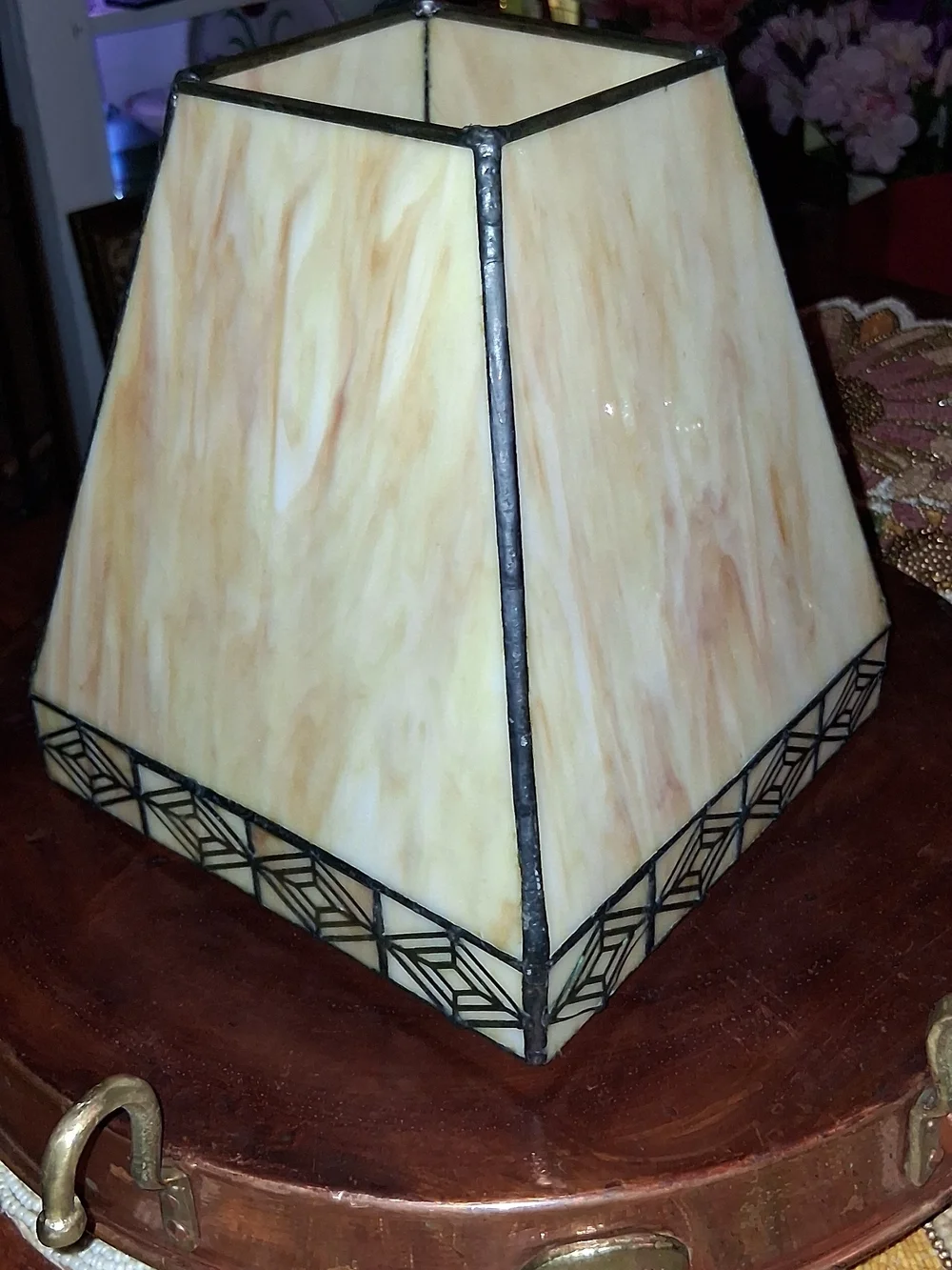 Stained Glass Slade Mission Style Glass Pyramid Lamp Shade in Cream/Brown/Black